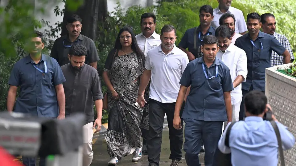 Traffic curbs in Delhi for INDIA bloc rally at Ramlila Maidan on November 1 | LIVE