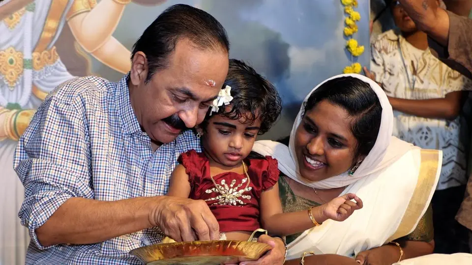 Children in Kochi begin formal learning on Vijayadashami as CM Satheesan leads event