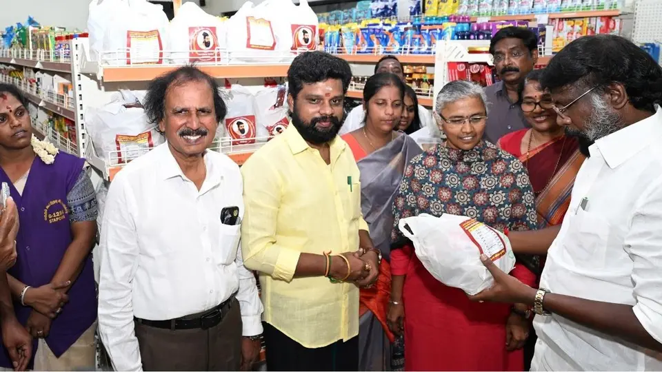 Cooperative supermarkets to sell packets with 10 essential commodities for ₹200