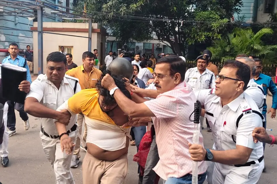 Allegations of medical negligence raised following the death of a minor at Calcutta Medical College