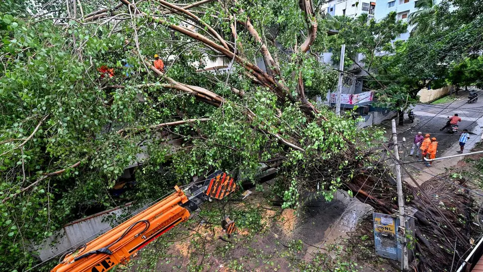 Narayana asks civic officials to stay alert as Cyclone Arnab hits A.P.