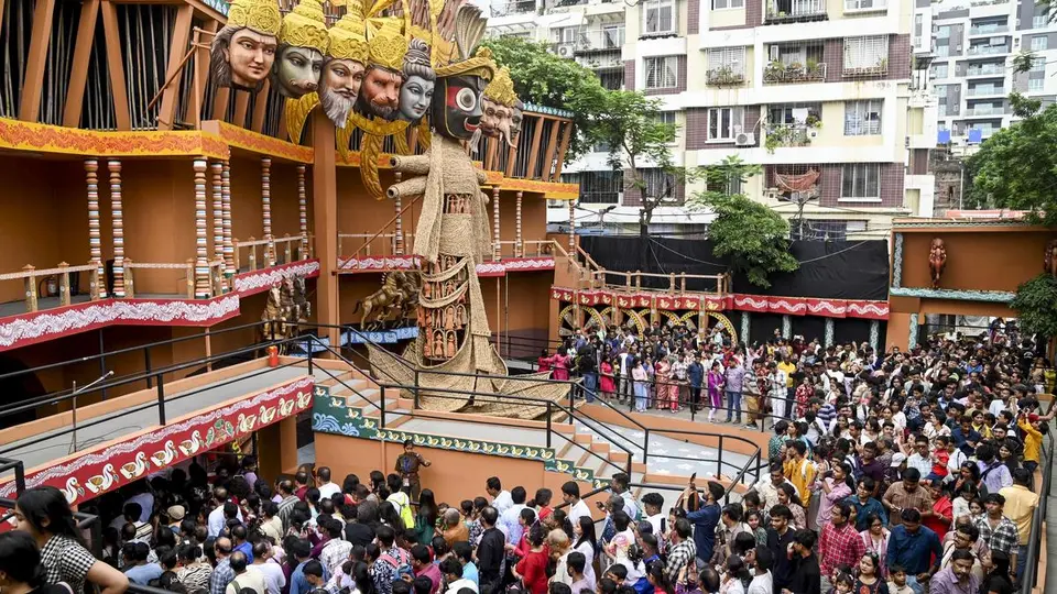 Bengal Fire Services Department issues notices to three Kolkata Durga Puja committees over safety lapses