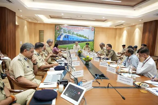 8th All India Conference of GRP Chiefs Concludes in New Delhi ; Focus on Intelligence - Led Policing and Stronger Coordination among RPF , GRP and State Police