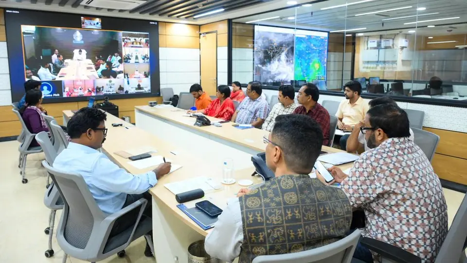 Cyclone Arnab to cross Andhra coast by October 28; rains continue in Tamil Nadu | LIVE