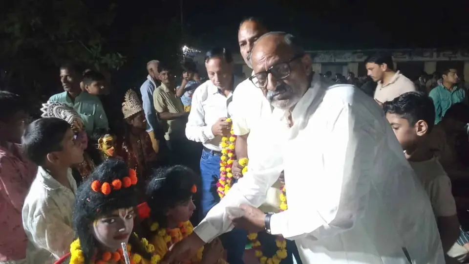 डीग में रावण दहन के साथ रामलीला में उमड़ी भीड़