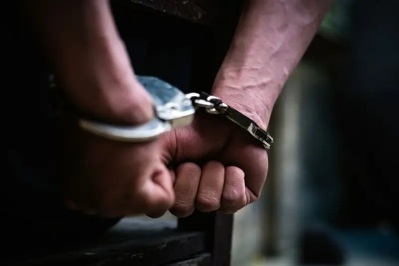 बिल्डर से रंगदारी मांगने के मामले में दो आरोपी गिरफ्तार - dainiktribuneonline . com