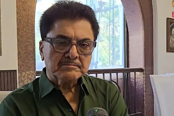 Ashok Pandit outraged following attack on Tiger Shroff : An atmosphere of fear in the industry ; even the common man is unsafe .