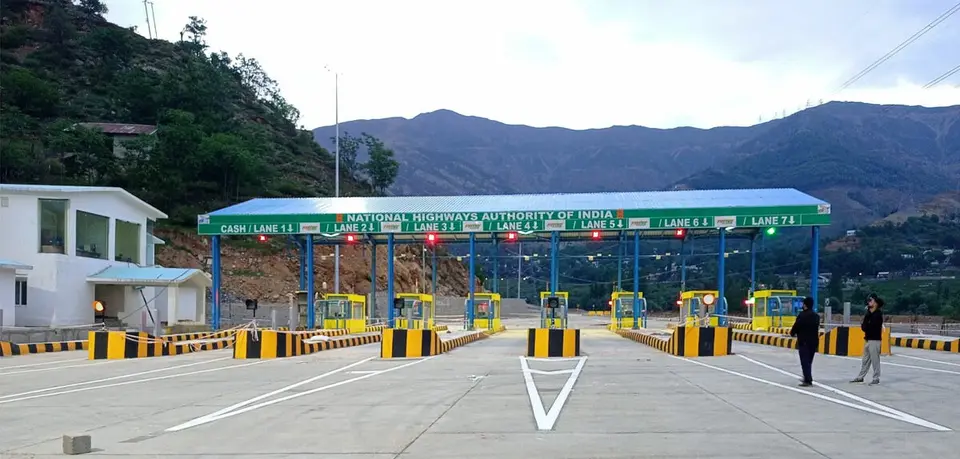 NHAI Rolls Out New Guidelines for Safer , Cleaner Toll Plaza Facilities