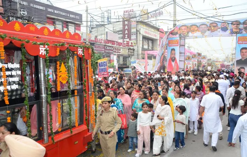 Jalandhar : Storm partly disrupts Valmiki Jayanti shobha yatra , decorative gates fall off