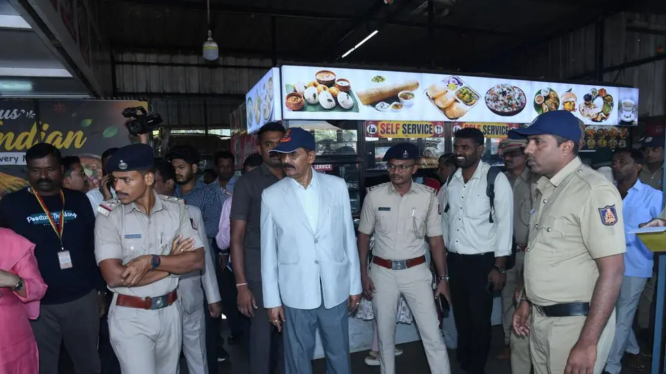 Upa Lokayukta finds expired food items in eateries in Belagavi bus stand
