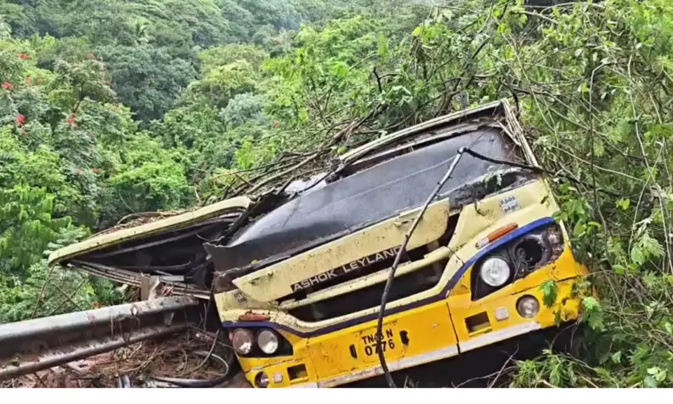 TN State Bus Driver Killed , Conductor Injured in Nilgiris Mudslide