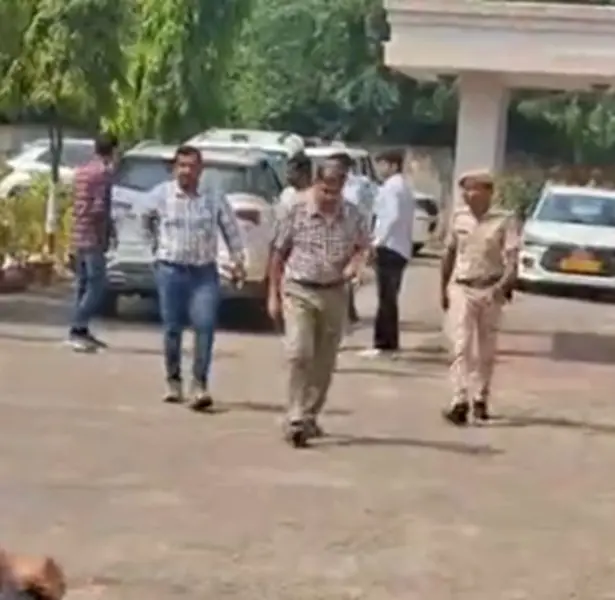 Tiger Shroff Firing Shooters Arrested Kota , Mumbai Police Kota Railway Station Arrest , Kota News in Hindi